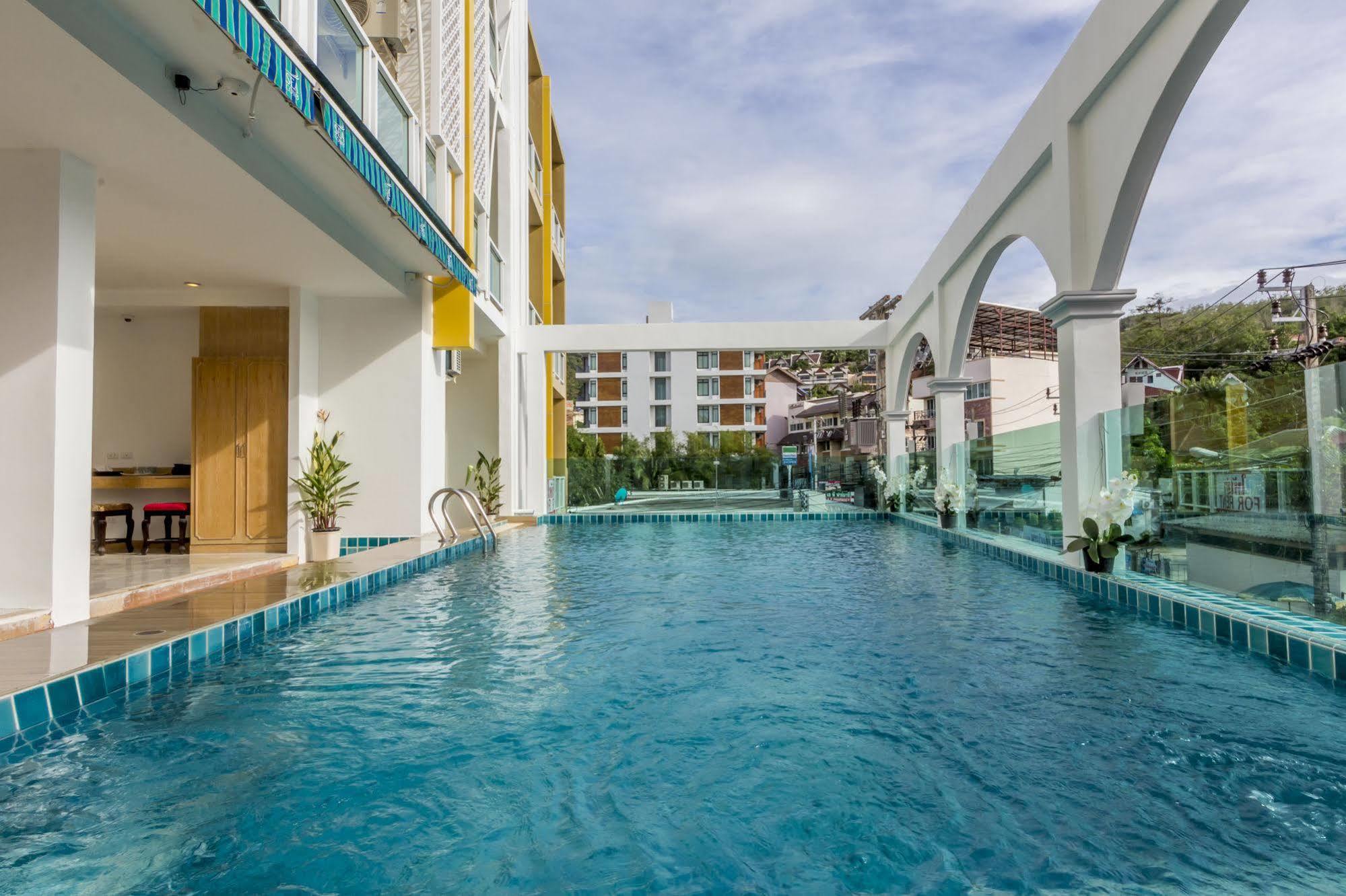 Отель Triple Three Patong Экстерьер фото