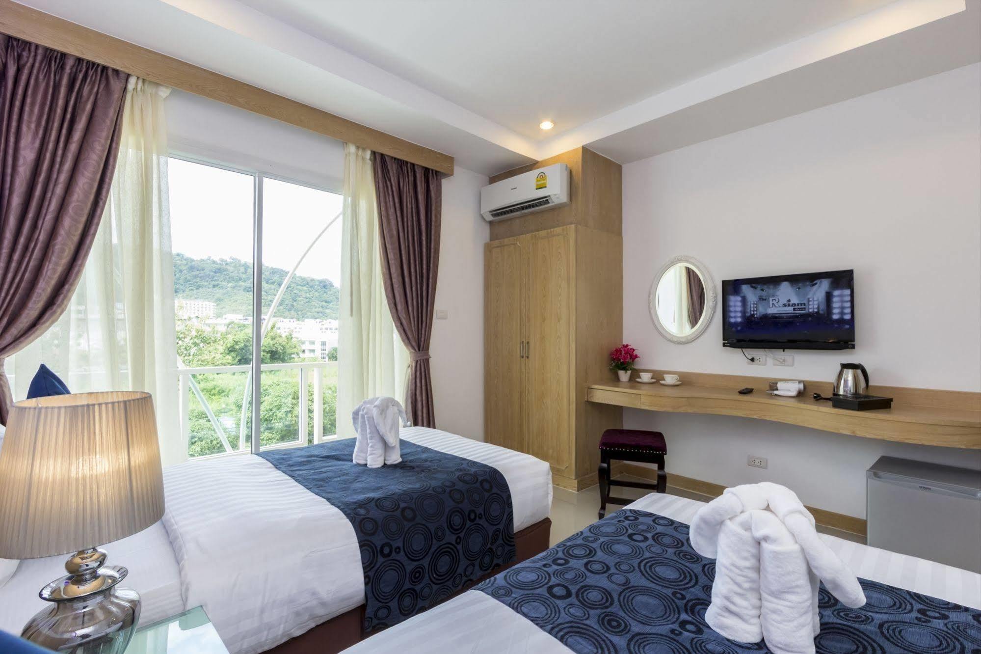 Отель Triple Three Patong Экстерьер фото